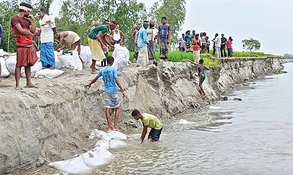 কালজানী নদে ভয়াবহ ভাঙন বসতবাড়ি-ফসলি জমি বিলীন