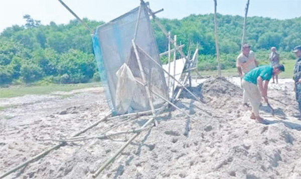 নালিতাবাড়ীতে অবৈধ বালু উত্তোলনের সরঞ্জাম ধ্বংস