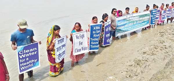 পশুর নদ ও সুন্দরবন রক্ষায় পরিবেশবাদীদের মানববন্ধন