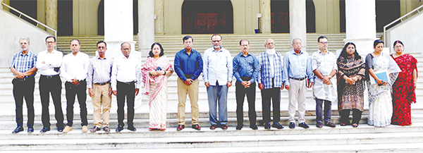 নীরবতা পালন কর্মসূচির মধ্য দিয়ে ঢাবির ক্লাস শুরু