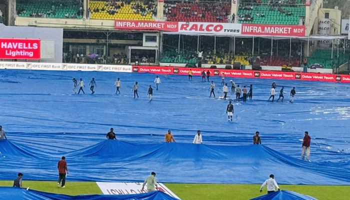 বৃষ্টির কারণে বাংলাদেশ-ভারত দ্বিতীয় দিনের খেলায় বিলম্ব