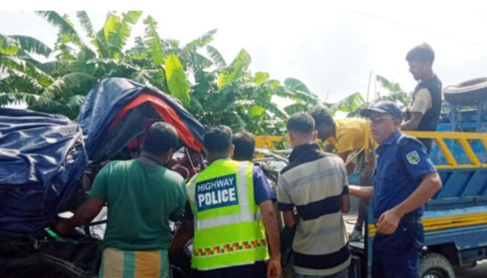 নান্দাইলে সড়ক দুর্ঘটনায় নিহত ২ 