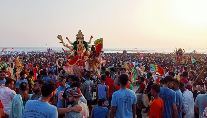 'সমুদ্রের বালুকাবেলায় হয়ে উঠেছিল অসাম্প্রদায়িক  উৎসব'