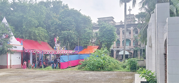 একই বাড়ির আঙিনায় মসজিদ মন্দির সম্প্রীতির অনন্য দৃষ্টান্ত