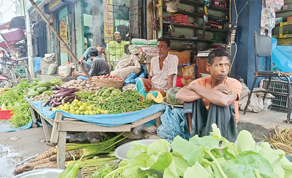 টাঙ্গাইলে সবজির দাম নাগালের বাইরে