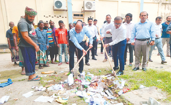 রমেক হাসপাতাল পরিদর্শনসহ পরিচ্ছন্নতা শুরু করেছে