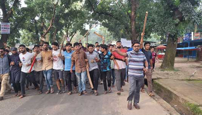 চবি শিক্ষার্থীর উপর ছাত্রলীগ ও যুবলীগের হামলার অভিযোগ 