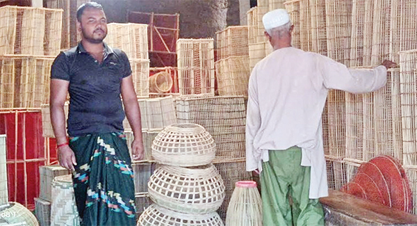 ভালো নেই বাঁশ বেতশিল্পের কারিগররা