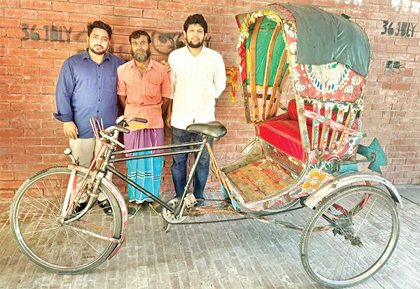 শহীদ নাফিজের দেহ বহনকারী সেই রিকশাটি গণভবনের জাদুঘরে