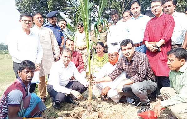 মাগুরায় বৃক্ষরোপণের উদ্বোধন