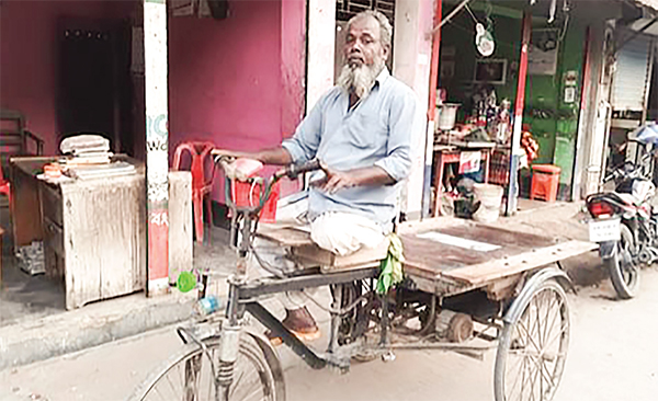 পা হারানো হাবিবুর অন্যের ওপর নির্ভরশীল হতে চান না