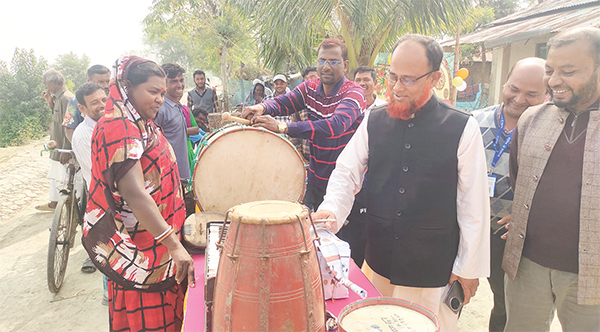 ক্ষুদ্র নৃ-গোষ্ঠীর সংস্কৃতির প্রদর্শনী