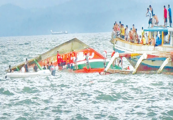 নাইজেরিয়ায় ২ শতাধিক যাত্রী নিয়ে নৌকাডুবি