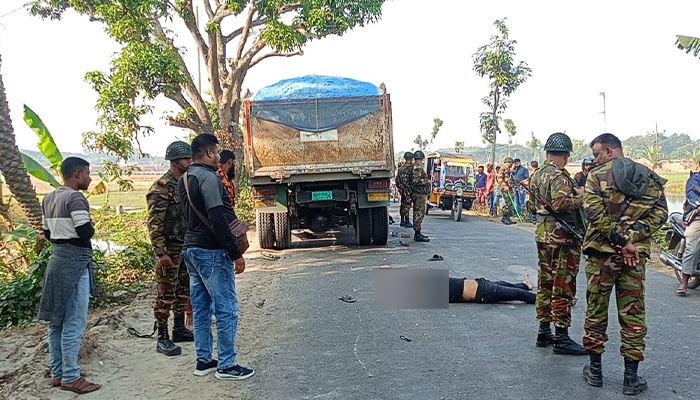 সাতক্ষীরা-যশোর সড়কের ট্রাকচাপায় ২ মোটরসাইকেল আরোহী নিহত