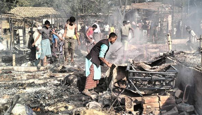 রোহিঙ্গা ক্যাম্পে অগ্নিকাণ্ডে শিশুসহ নিহত ২, পুড়লো ৫ শতাধিক ঘর