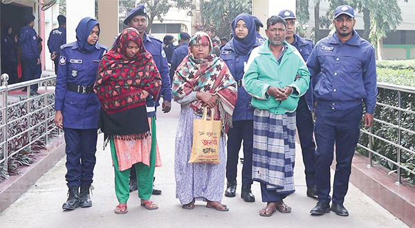 নওগাঁয় স্বর্ণ চোরচক্রের তিন সদস্য আটক