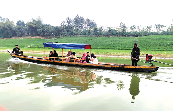 সাঙ্গুর দুই তীরে চীনা বাদামের বাম্পার ফলন