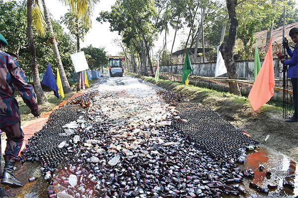 সাতক্ষীরায় বিপুল পরিমাণ মাদকদ্রব্য ধ্বংস