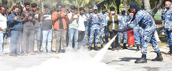 অগ্নিদুর্ঘটনা রোধে সেন্টমার্টিনে কোস্ট গার্ডের অগ্নিনির্বাপণী মহড়া