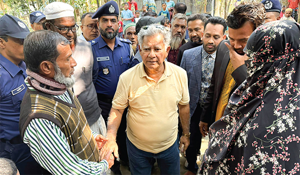 শহীদ রিয়াজের বাড়িতে নৌপরিবহন উপদেষ্টা