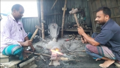 নকলায় ঈদকে সামনে রেখে ব্যস্ত সময় পাড় করছেন কামার সম্প্রদায়