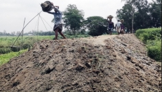 টাঙ্গাইলে স্বেচ্ছাশ্রমে ৫'শ মিটার সড়ক নির্মাণ