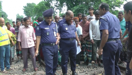 চুয়াডাঙ্গায় রেললাইনের উপর পড়ে ছিল গৃহবধূর রক্তাক্ত লাশ