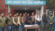 সাতক্ষীরায় ৩ বিদেশি পিস্তলসহ অস্ত্র ব্যবসায়ী আটক