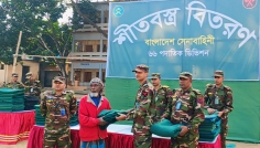 পীরগঞ্জে শীতার্তদের মাঝে সেনাবাহিনীর কম্বল বিতরণ