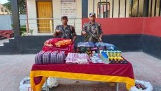 বেনাপোল সীমান্তে মদ-ফেনসিডিলসহ ১০ লাখ টাকার ভারতীয় পণ্য জব্দ
